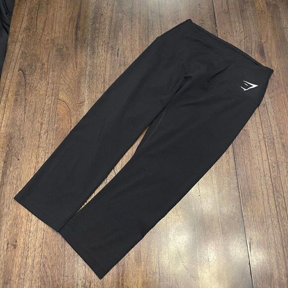 Gymshark Black Cropped Leggings - Picture 2 of 9